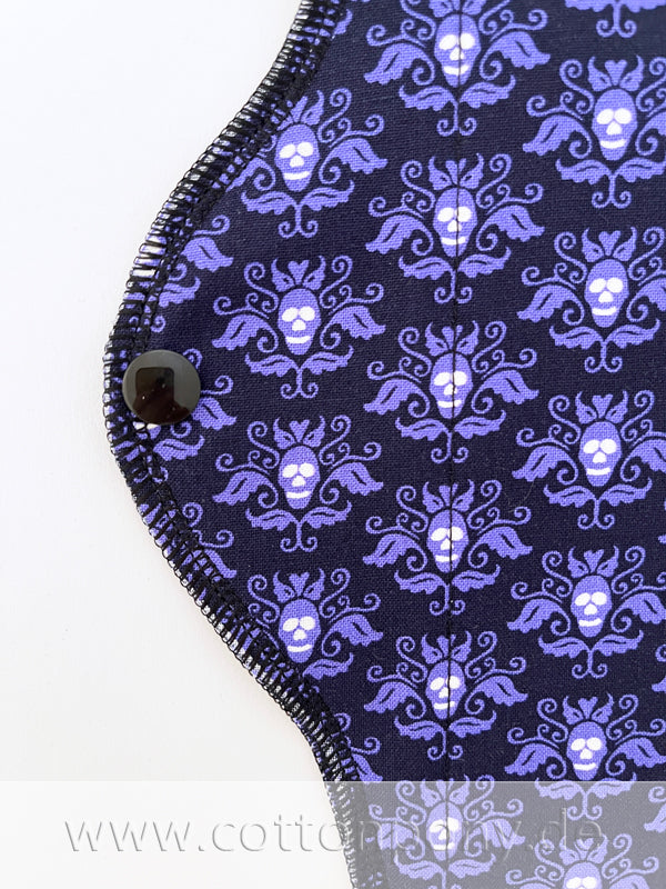 Lila Ornamente & Skulls